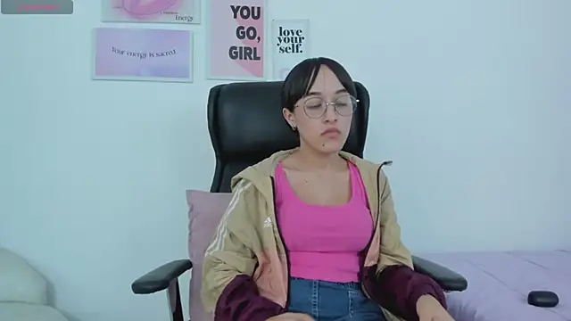 MelodyWinx live sex cam