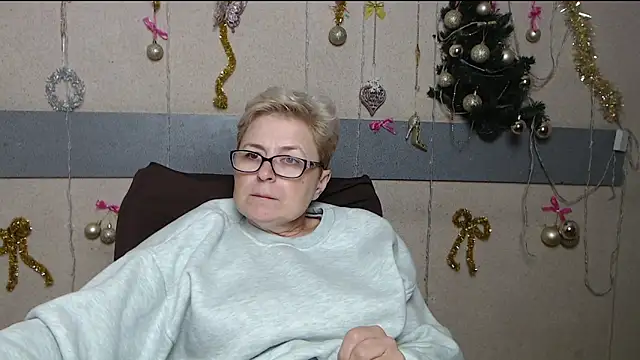 EmiliaGree live sex cam