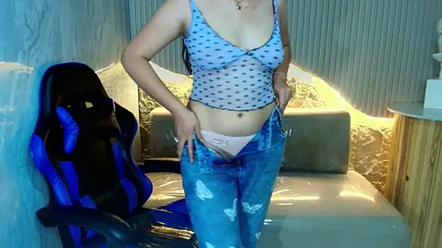 Linda_r_'s cam snapshot