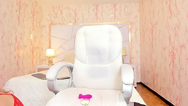 Emily_Whinfre's cam snapshot