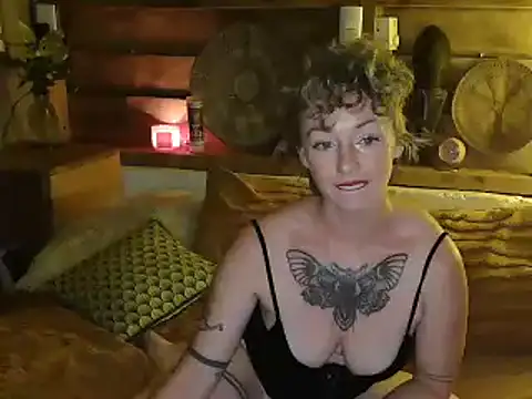 trixxxy_rose's cam snapshot