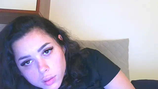 LovelyJulliette live sex cam