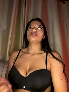 AgathaGeorgiou live sex cam