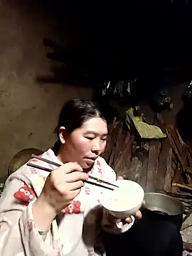 quynhkoolbae's cam snapshot