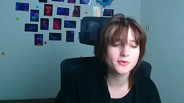 Alice_Wonderme live sex cam