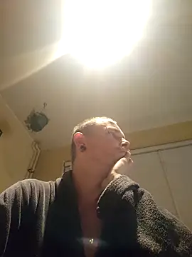 piercingpik's cam snapshot