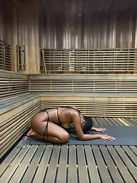 tia___fox's cam snapshot