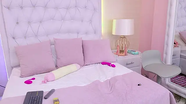 VioletFroost's cam snapshot