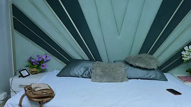 DulceeEsmeralda live sex cam