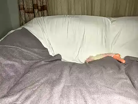 Roroali1 live sex cam