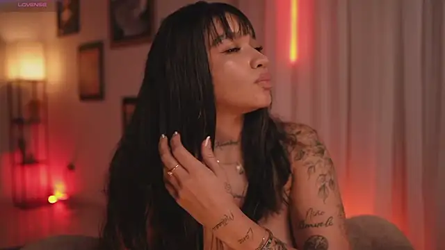 HannahW_ live sex cam