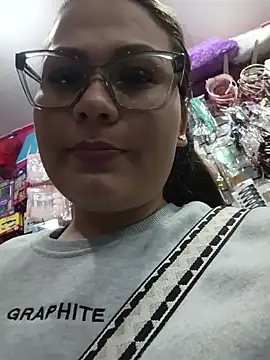 Vale_Saenzz live sex cam