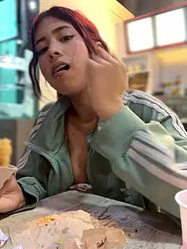 CamiTeaseX_'s cam snapshot