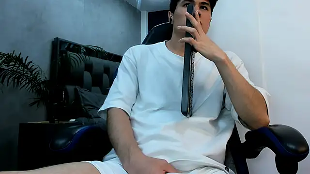 roan_birkin's cam snapshot