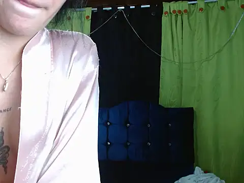 Violettadreams's cam snapshot