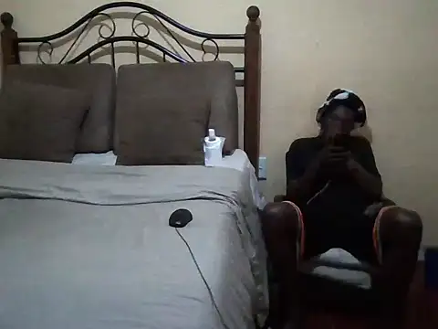 SmallGoodNutt's cam snapshot