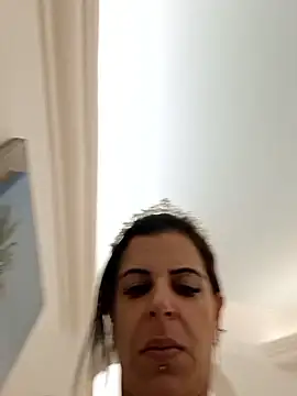 Alexis21821 live sex cam