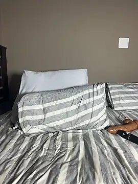 Moonzy77 live sex cam