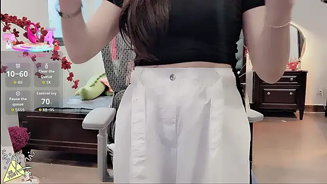 Caryln-Bun live sex cam