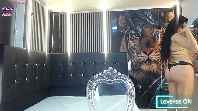 --Aysha's cam snapshot