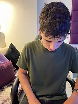 AdrianRinaldi live sex cam