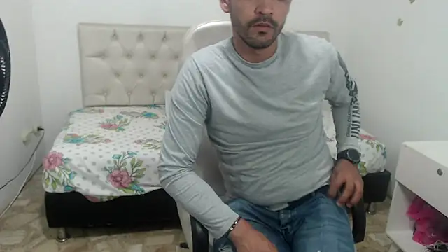 wildchris_ live sex cam