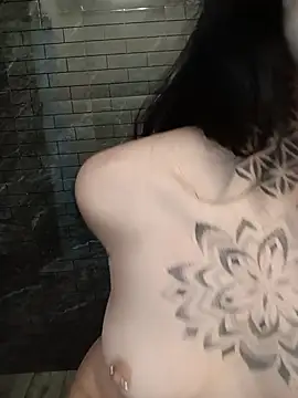 Porcellina181 live sex cam