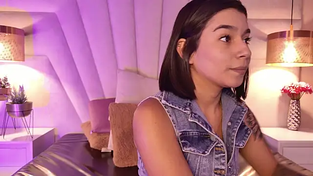 AlyssaRay's cam snapshot