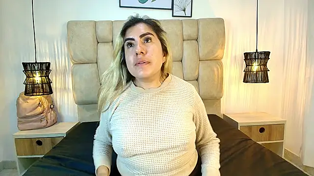 AdharaSmithh's cam snapshot