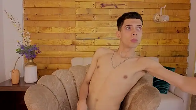 prettyboyy_13 live sex cam