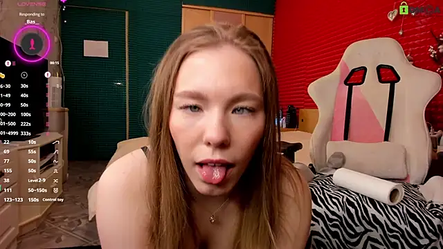 KinsleyHottie live sex cam