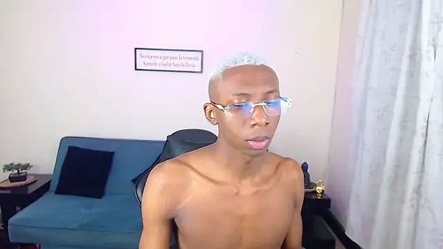 Miilo18 live sex cam