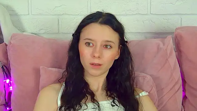 ArinaKubrick live sex cam