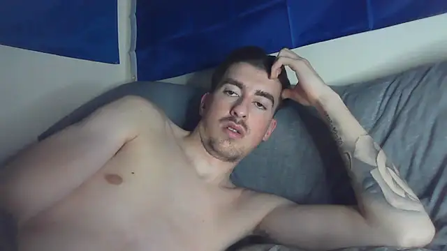 essexboy_2002 live sex cam