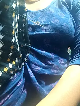 call_me_ammulu099's cam snapshot