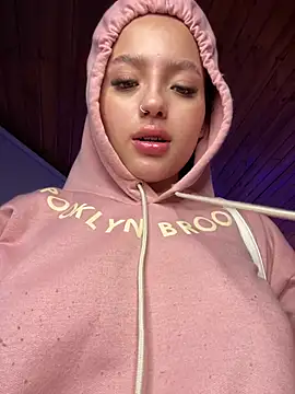 Sofia18_pinkk live sex cam