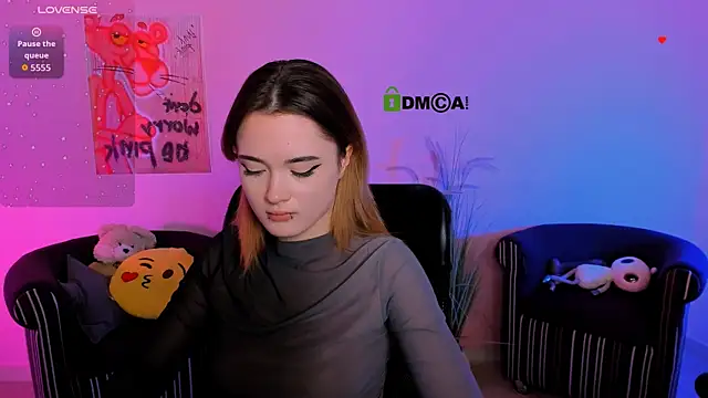 liana_kisses live sex cam