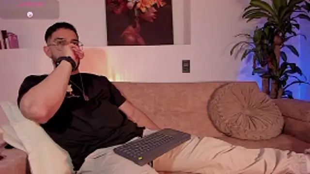 Josseph1_'s cam snapshot