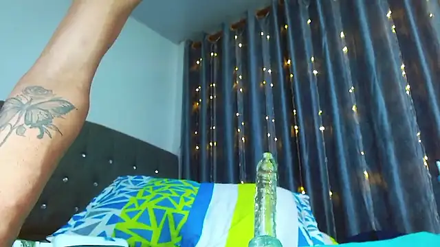 Kenisha_Sweet live sex cam