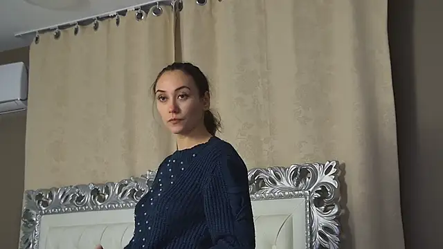 AliceMunro's cam snapshot