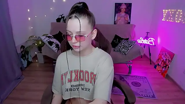 VibeRoxy's cam snapshot