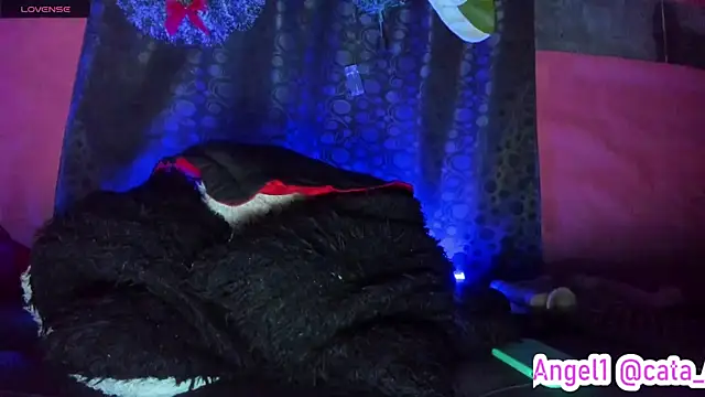 Cata-angel's cam snapshot