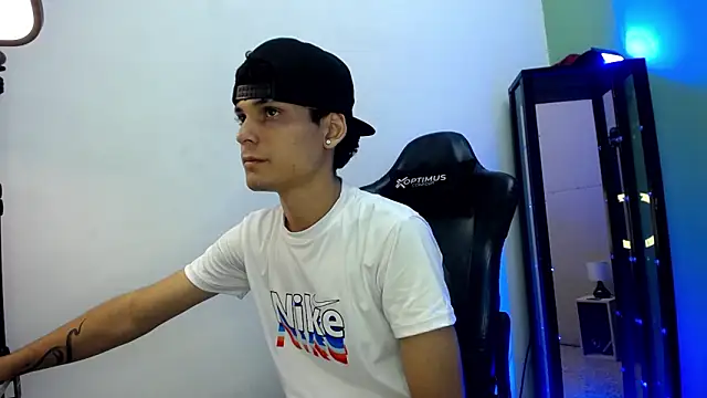 dilan_hott_'s cam snapshot