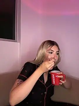 alesziarose_'s cam snapshot