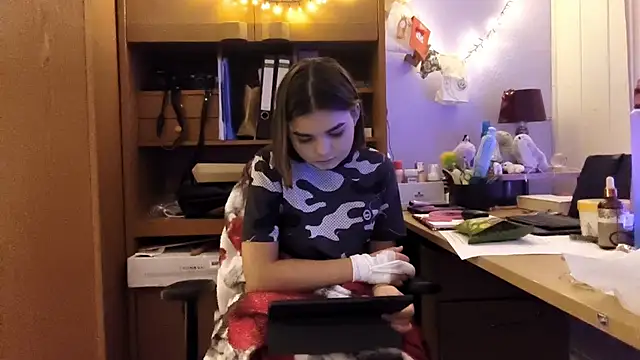 Mona_Slearys live sex cam