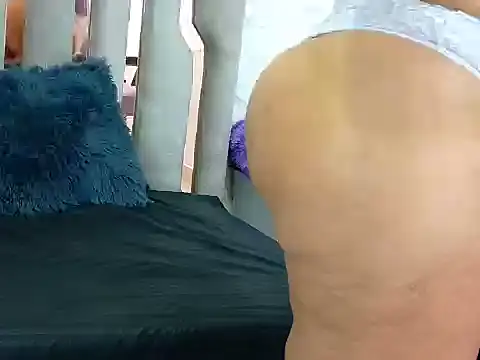 KarinaRows's cam snapshot