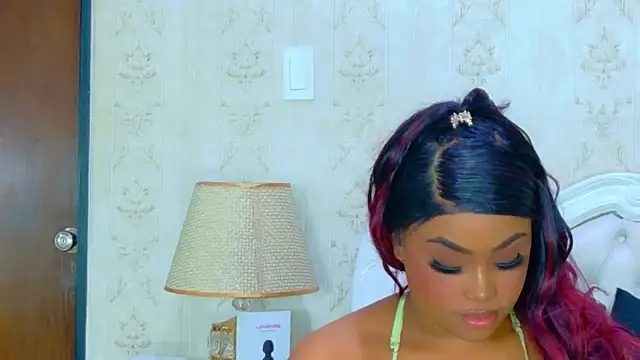 TianahGlow live sex cam