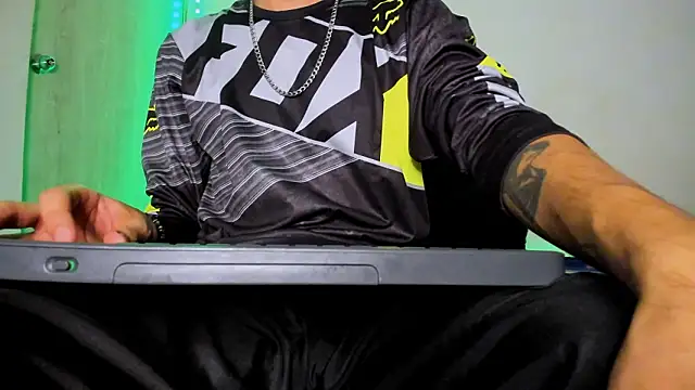 Samuel_Suarez live sex cam