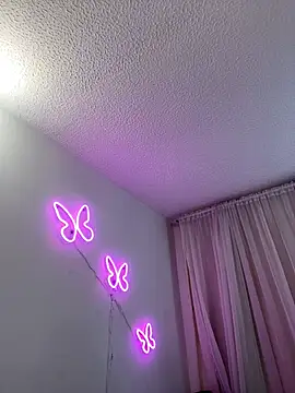 PamelaSuee's cam snapshot