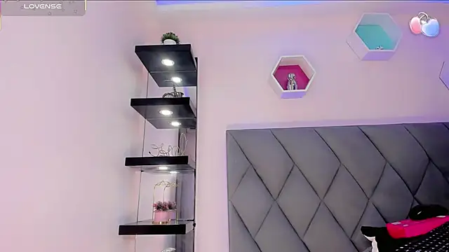 Amira_Ember live sex cam